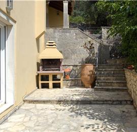 3 bedroom villa with heated pool in Kassiopi, Corfu, sleeps 6